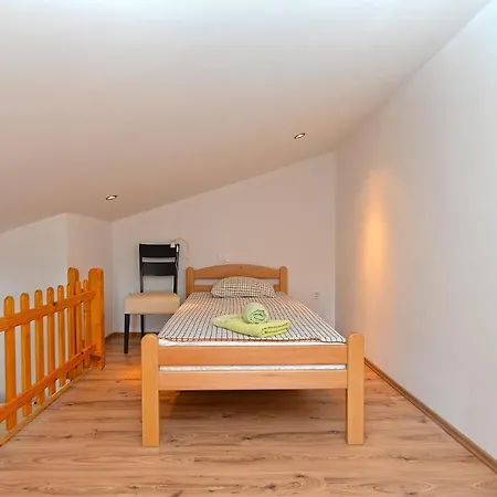 Rovinjsko Selo 2275 Apartment