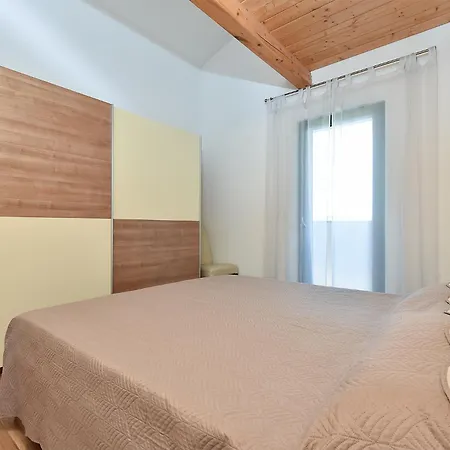 Rovinjsko Selo 2275 Apartman *